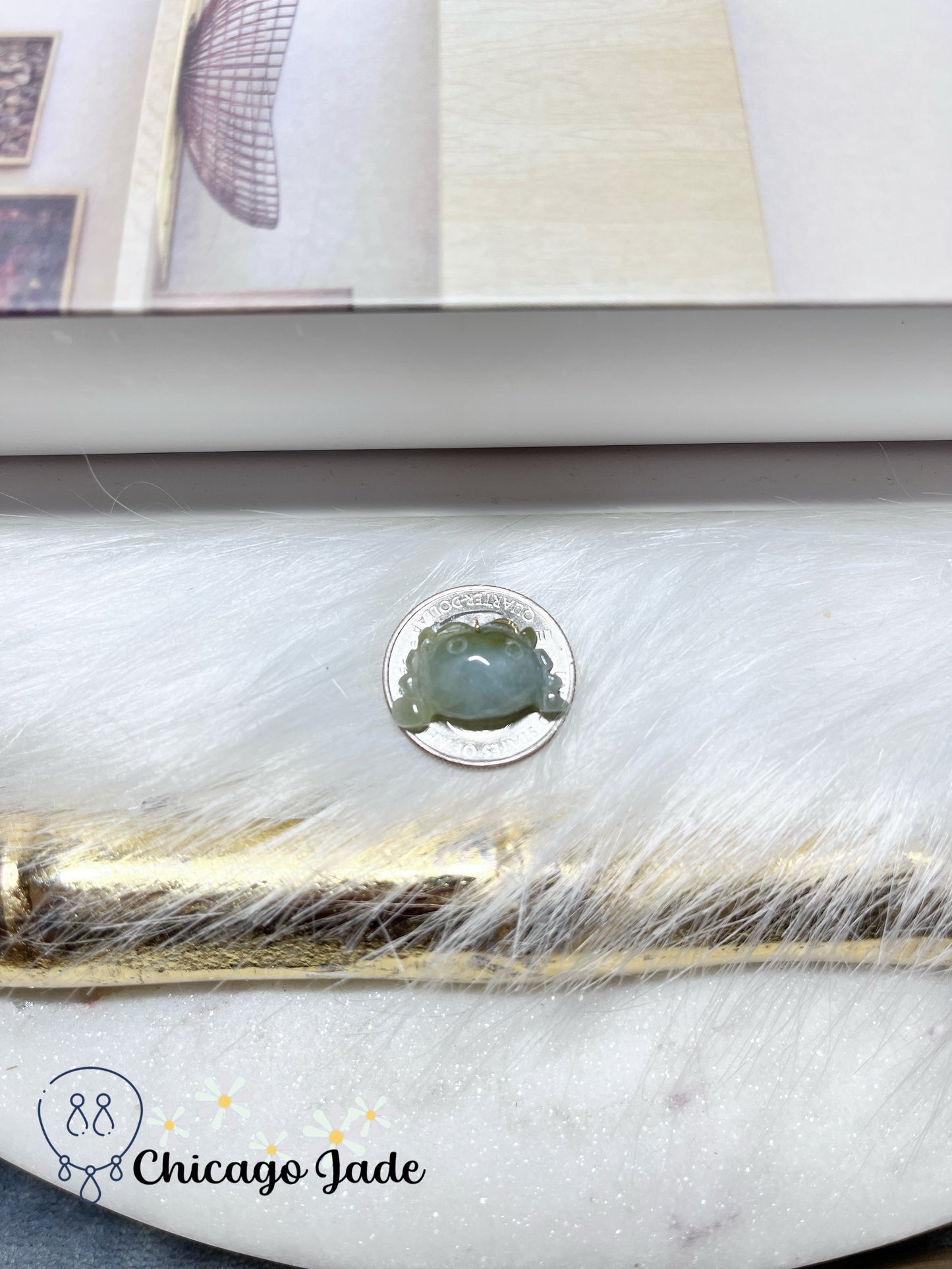 Icy Green Jadeite Jade Feicui Carved Crab (Grab Good Fortunes from All Direcionts) Pendant Necklace 18K Solid Gold Clasp Certified Burma