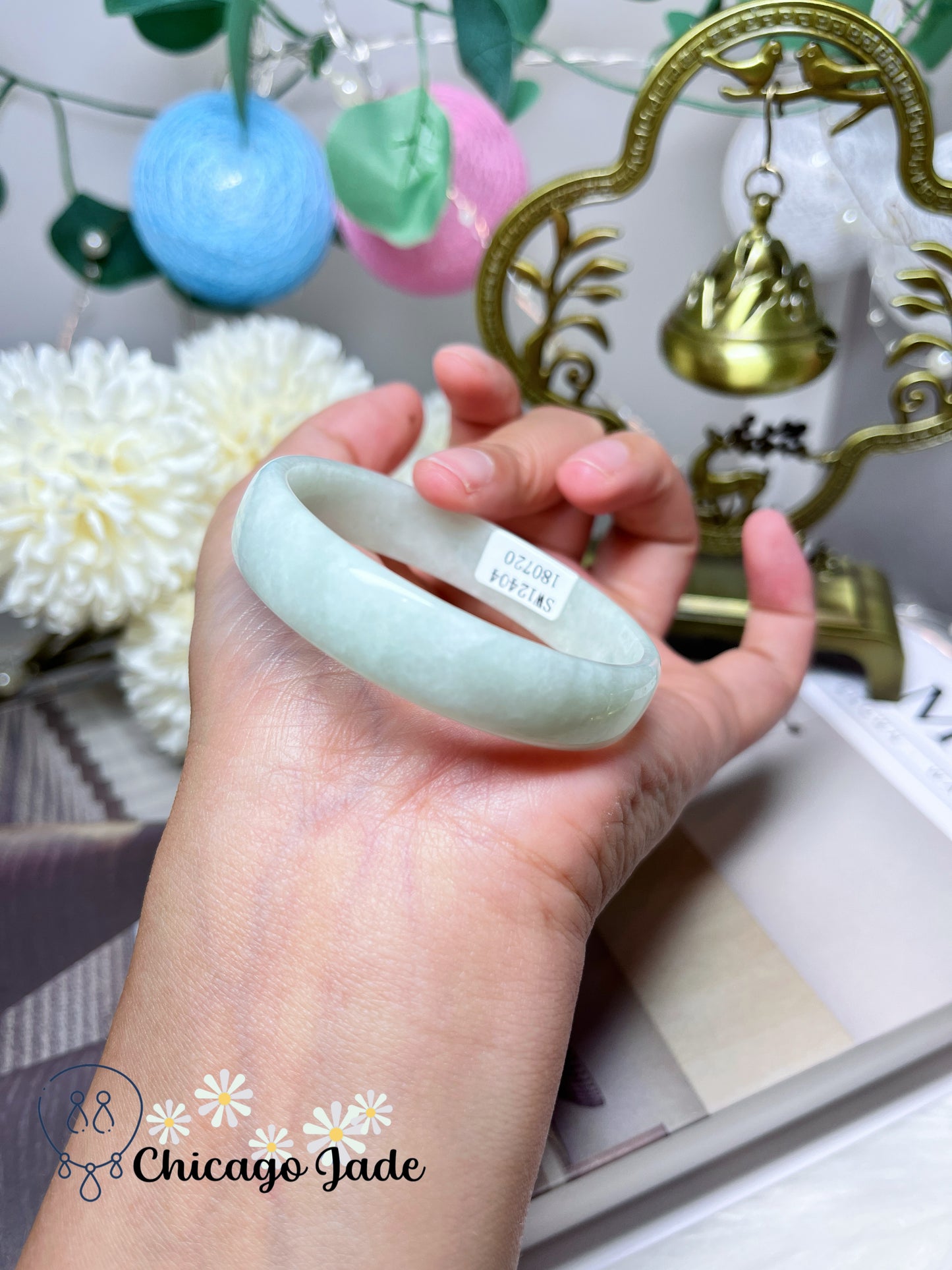 52.8mm Size XS Perfect Light Apple Green Thin Flat Inside Princess Jadeite Jade Feicui Bangle Certified Burma