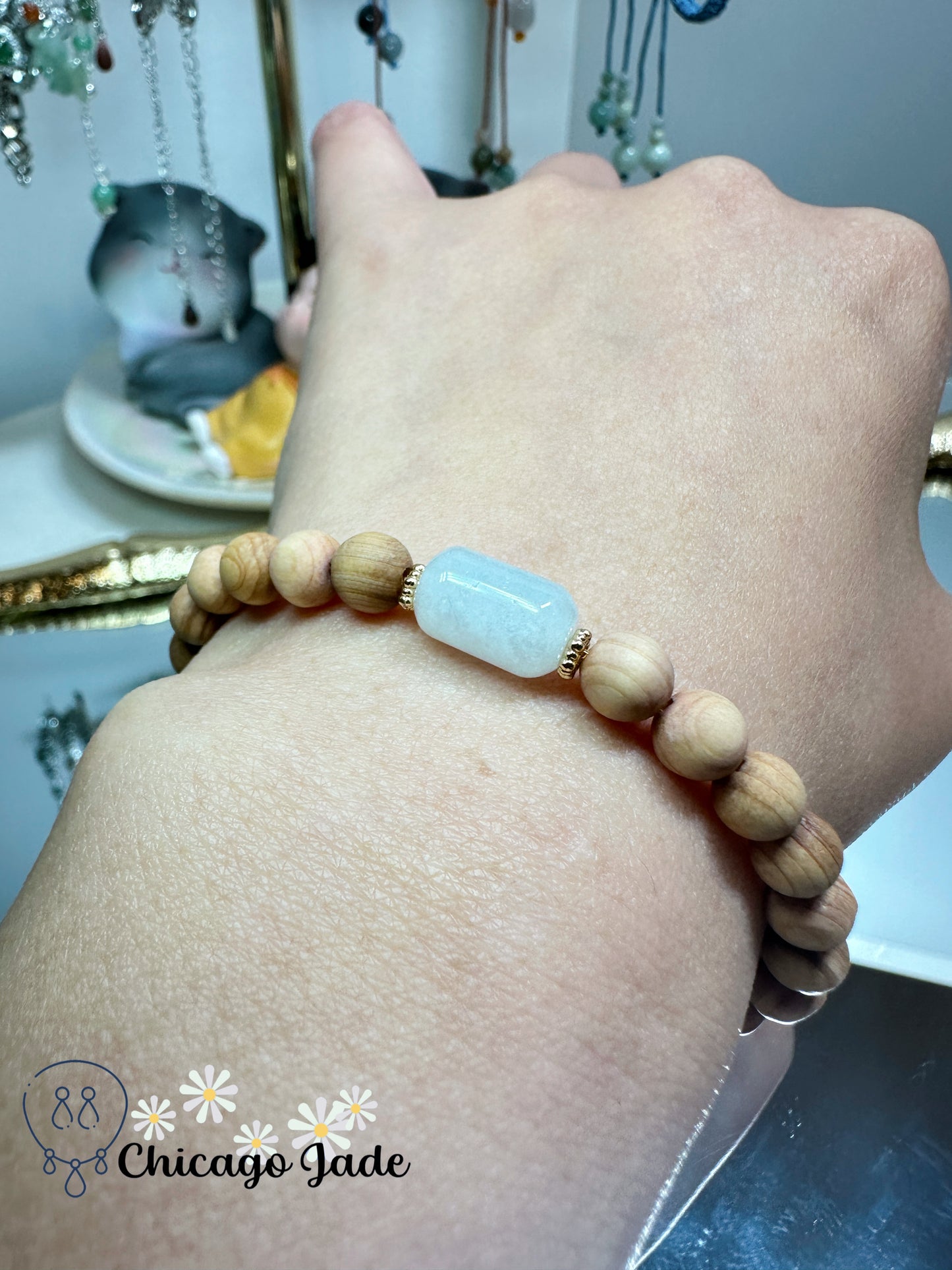 Barrel shaped jadeite jade feicui bead with wood beads adjustable bracelet