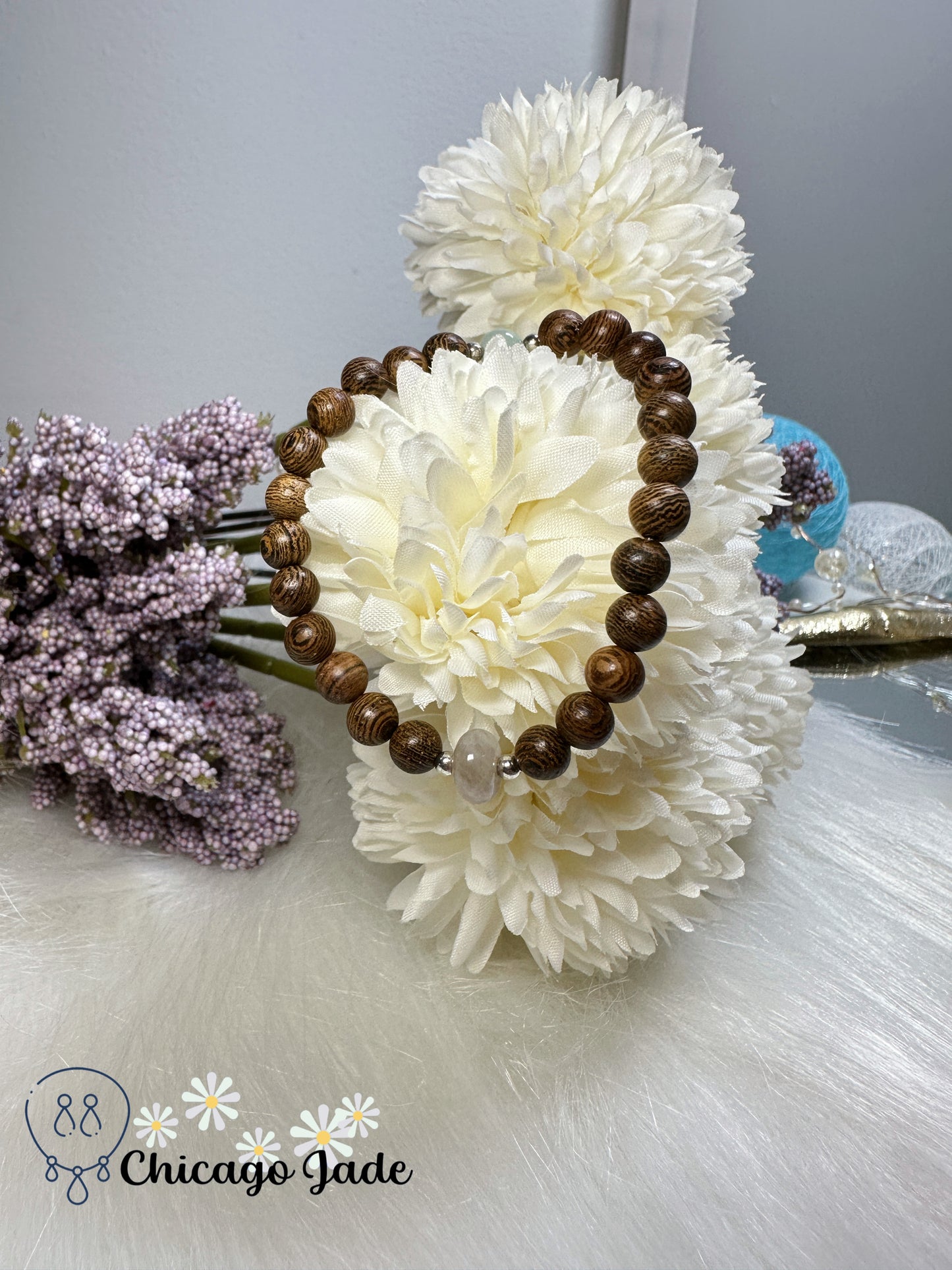 White base with highlights of gold color jadeite jade feicui bead with matching wood bead bracelet