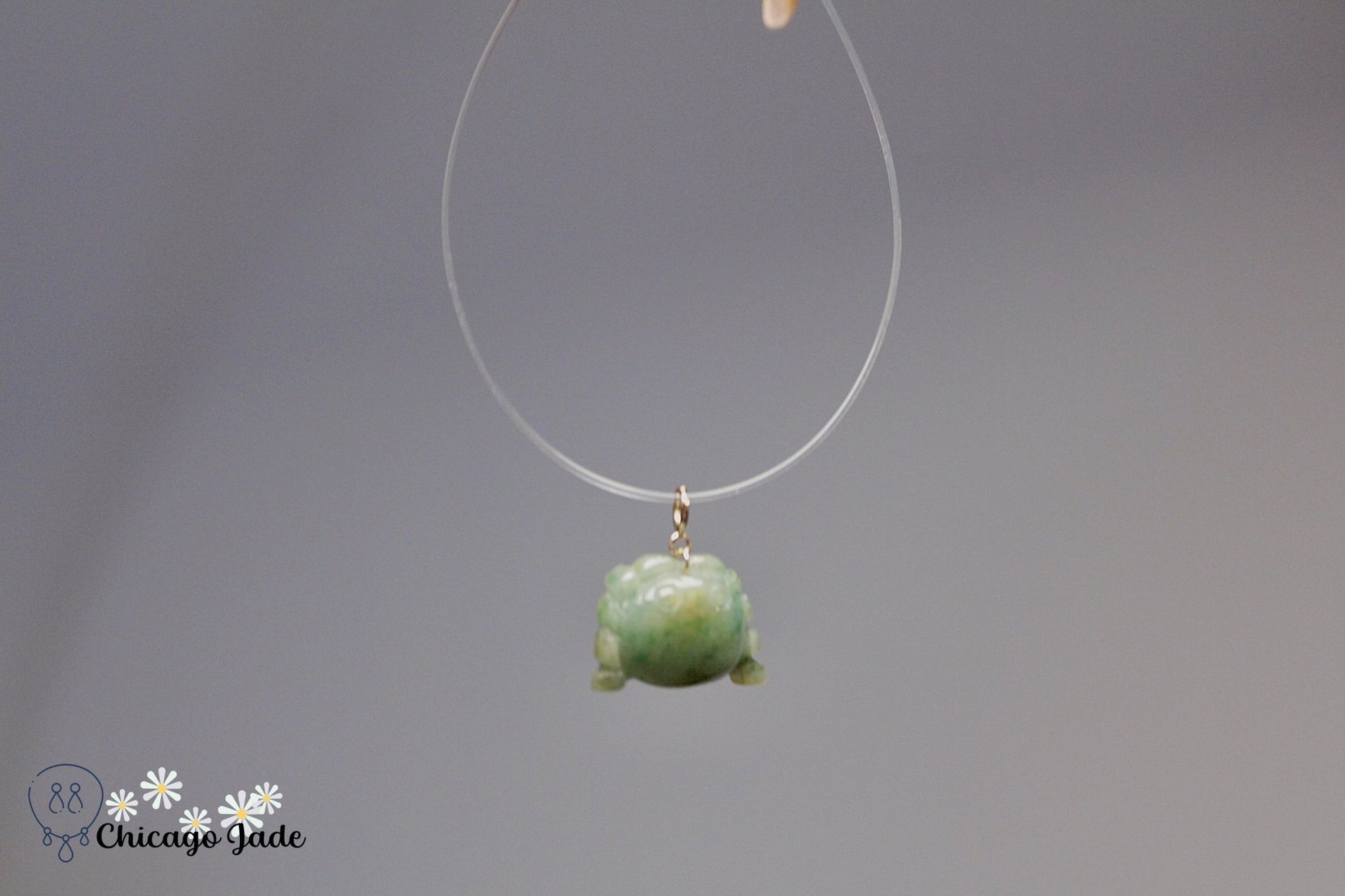 18K0012 Dark Green Yellow Shade Crab Jadeite 18k Gold Pendant Necklace - Chicago JadecharmgoldnecklaceChicago Jade