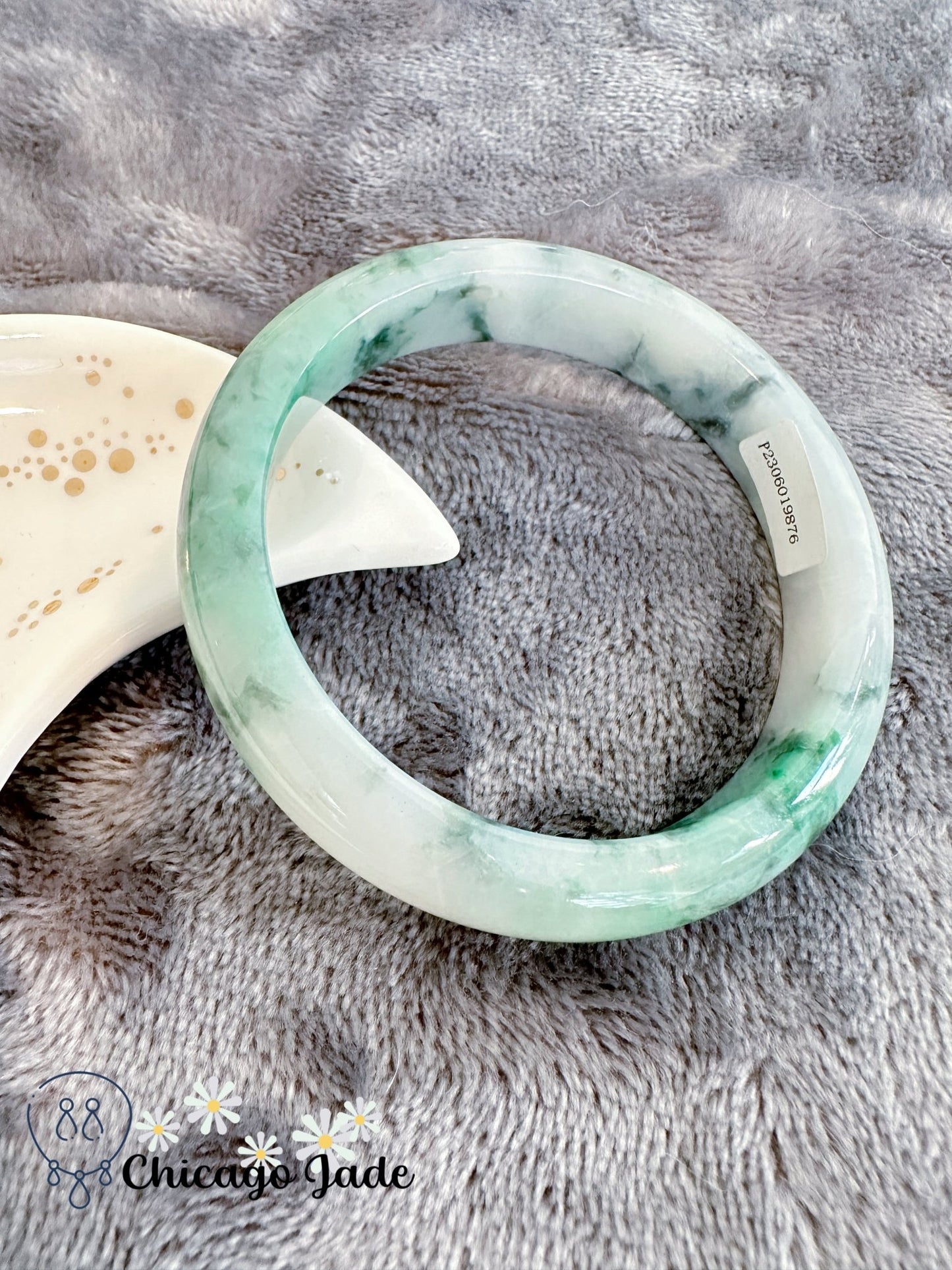 Green Black White Jadeite Flat Inside Bangle 55.8 mm (size M) - Chicago JadeanniversarybangleengagementChicago Jade