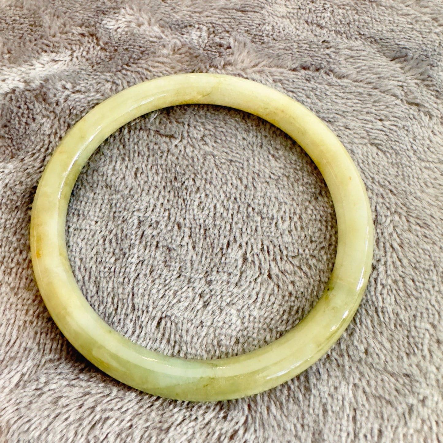 Hay Green Clear Jadeite Round Bangle 58.3mm (size L) - Chicago JadeanniversarybangleengagementChicago Jade