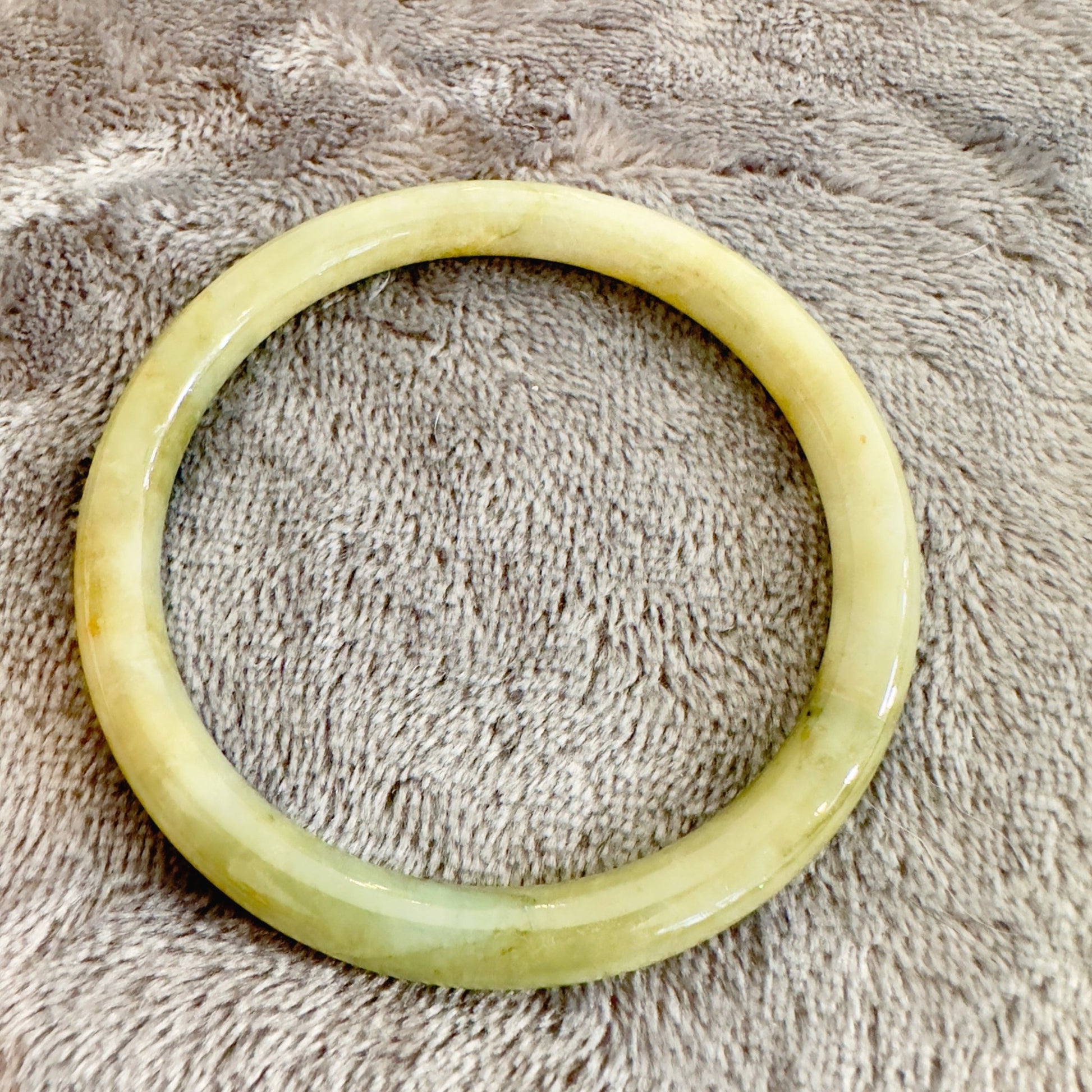 Hay Green Clear Jadeite Round Bangle 58.3mm (size L) - Chicago JadeanniversarybangleengagementChicago Jade