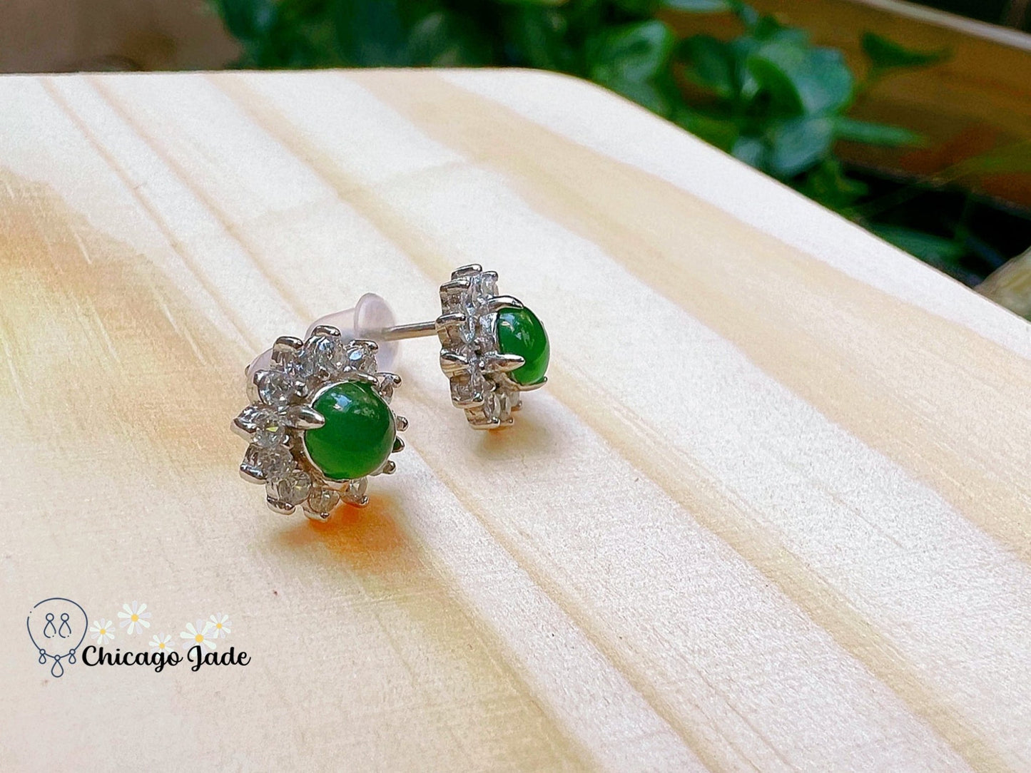 JE0011 Jadeite Sterling Silver S925 Stud Earring with Zircon Halo 银镶危料 - Chicago JadeearringsilverChicago Jade