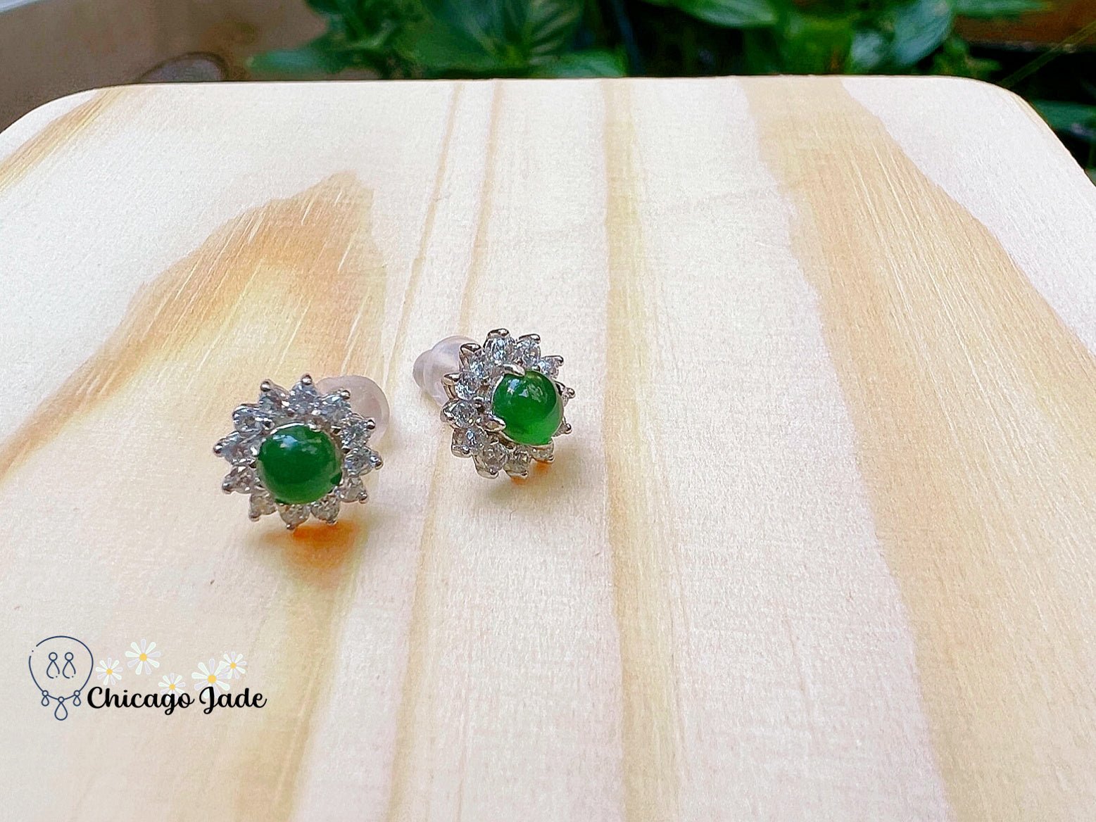 JE0011 Jadeite Sterling Silver S925 Stud Earring with Zircon Halo 银镶危料 - Chicago JadeearringsilverChicago Jade